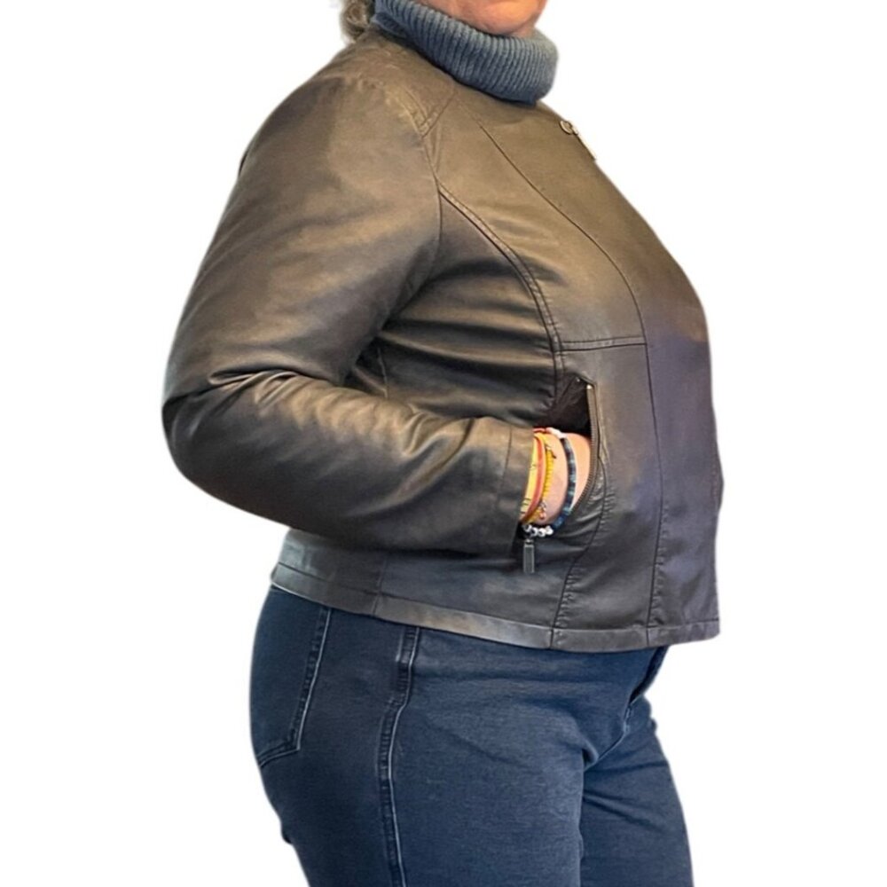 Bernardo Women's Gray Faux Leather Moto Jacket Zipper Pockets Size 1X Fits XL 14 - Picture 10 of 15